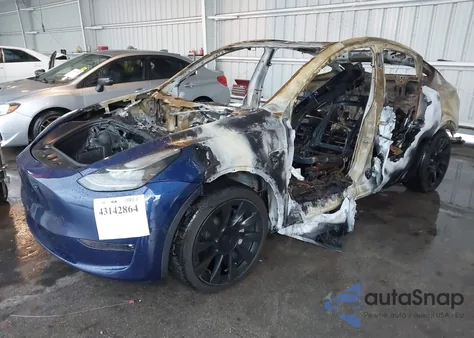 2021 Tesla Model Y Long Range Dual Motor All-Wheel Drive z USA, uszkodzony, nr VIN 5YJYGDEE5MF263019